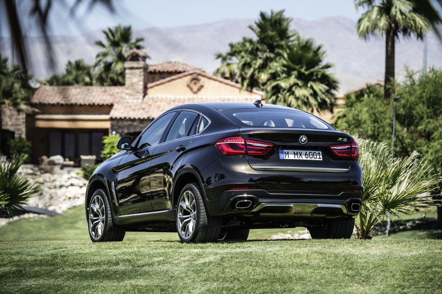  BMW X6 xDrive 5.0i 2015 года  (фото 3 из 113)